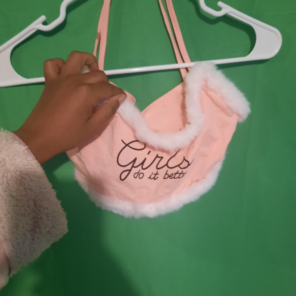 Girls do it better (furry top)